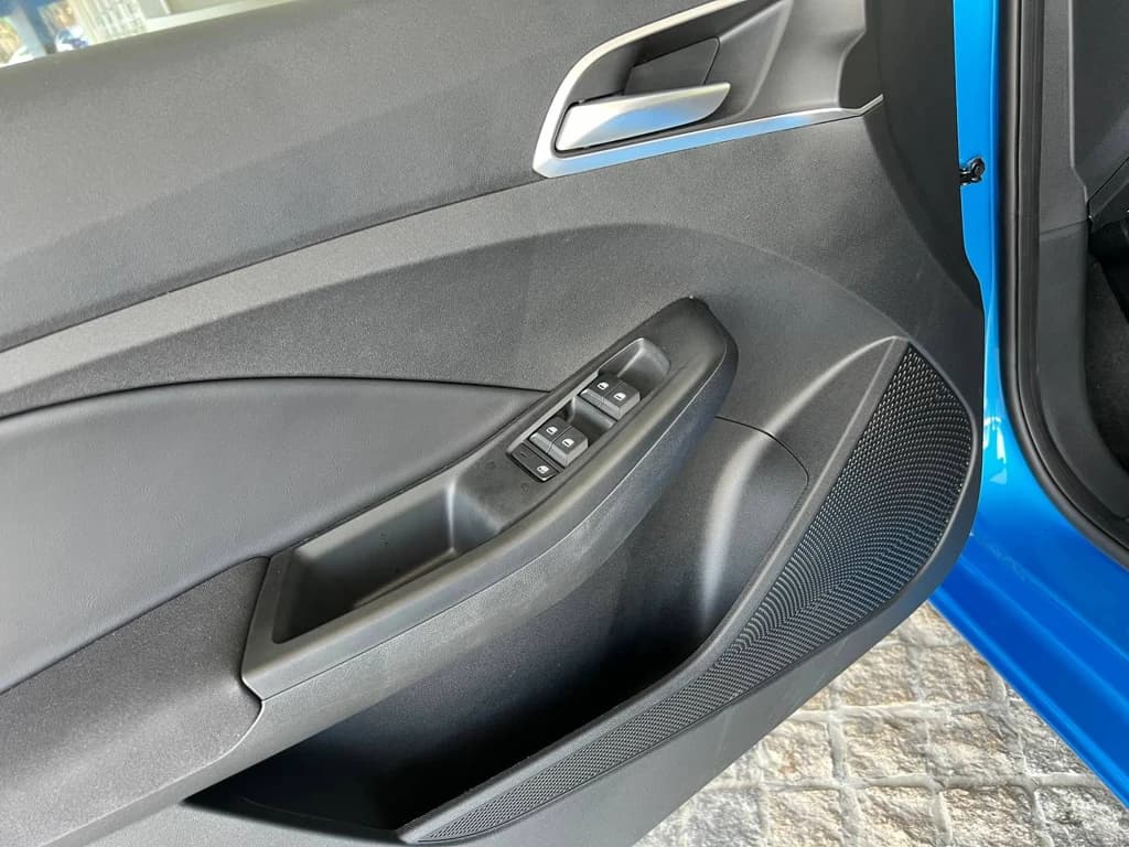 MG3 2024 Blue door panel