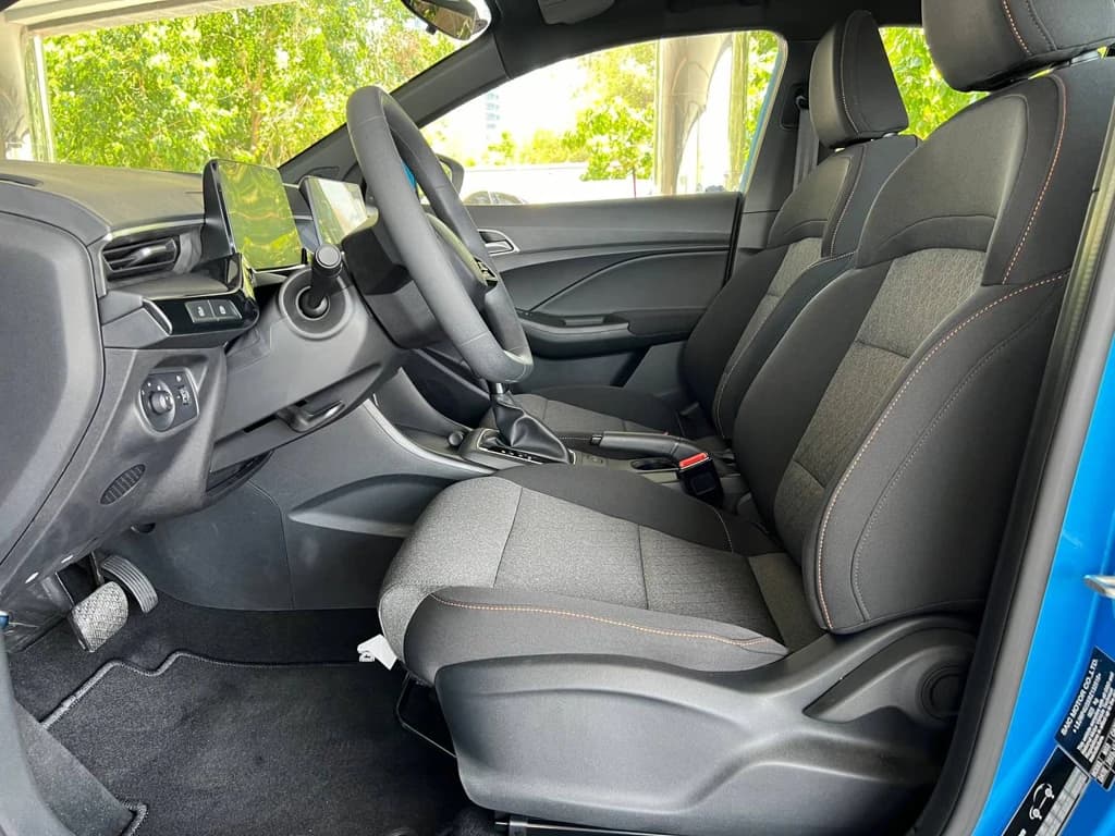 MG3 2024 Blue front seats