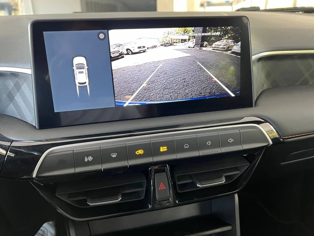 MG3 2024 Blue infotainment screen