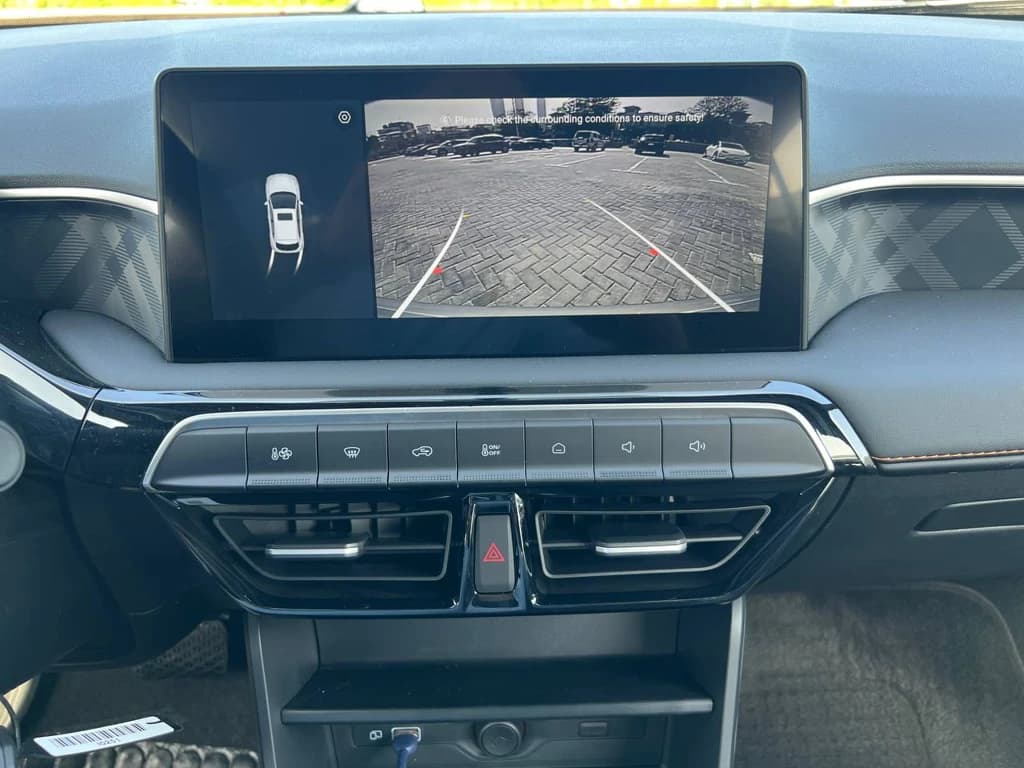 MG3 2024 Silver infotainment screen