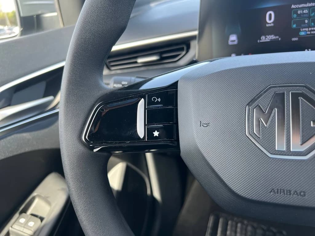 MG3 2024 White steering wheel