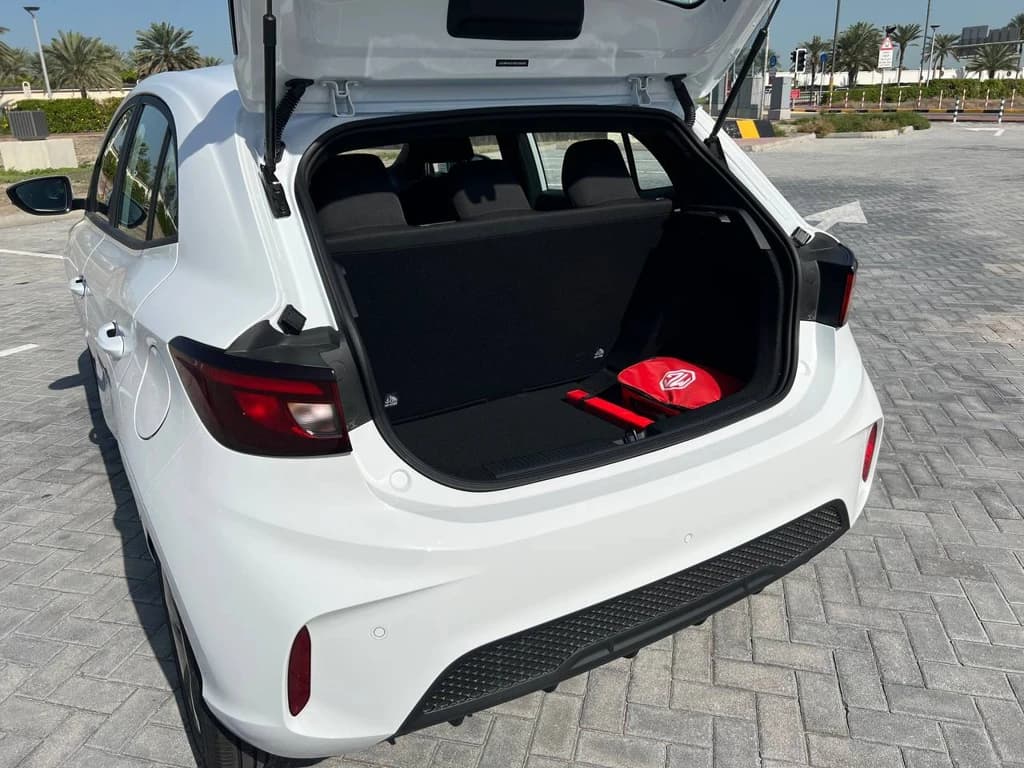 MG3 2024 White trunk open