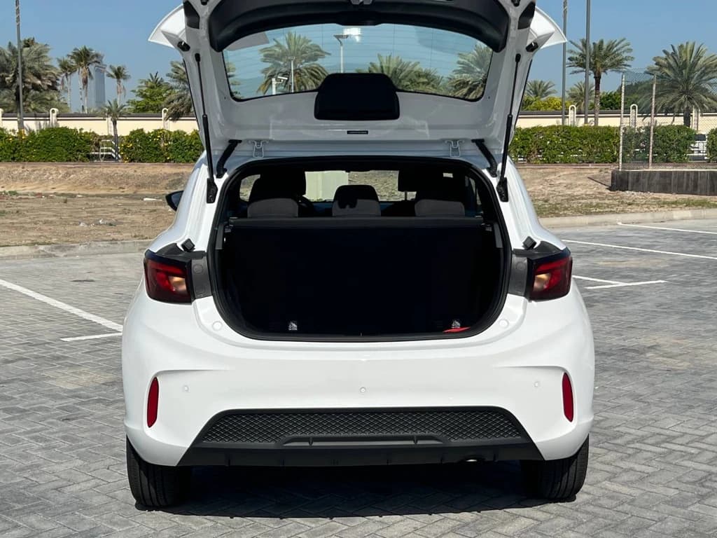 MG3 2024 White trunk open