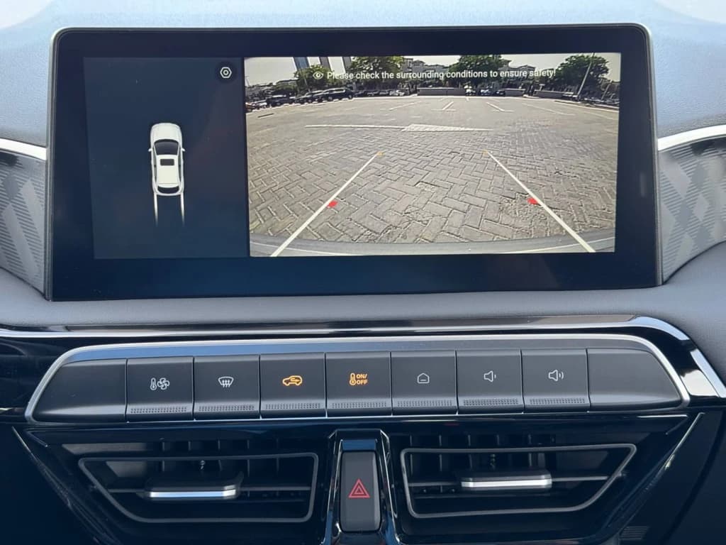 MG3 2025 Silver infotainment screen