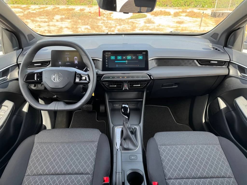 MG3 2026 Silver interior front