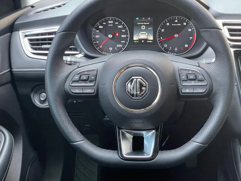 MG5 2022 Blue steering wheel