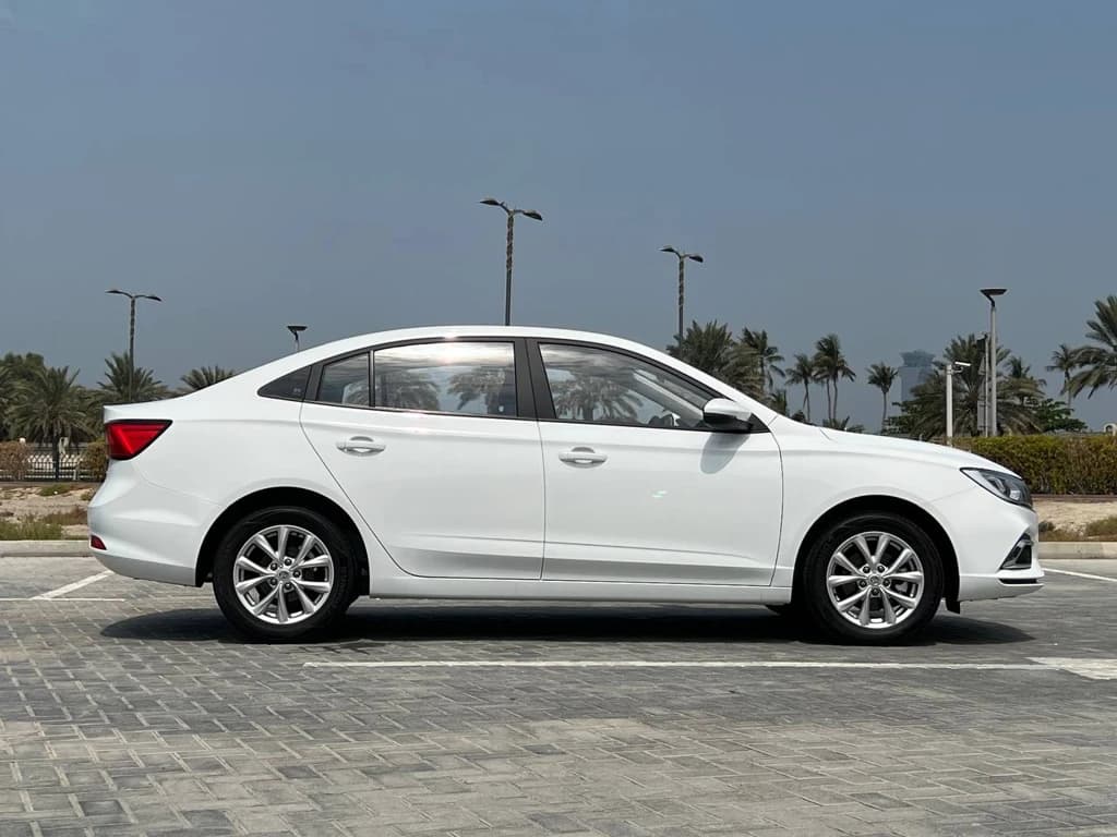 MG5 2024 White side right