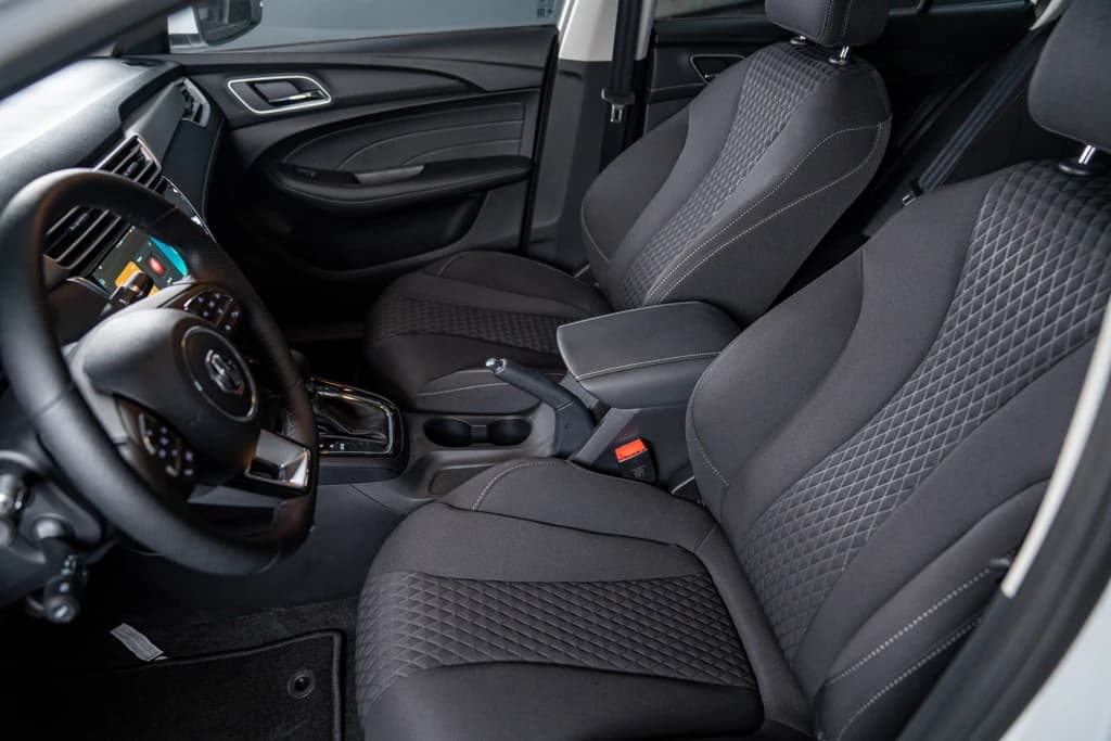 MG5 2024 White front seats