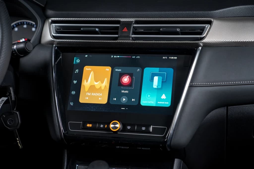 MG5 2024 White infotainment screen