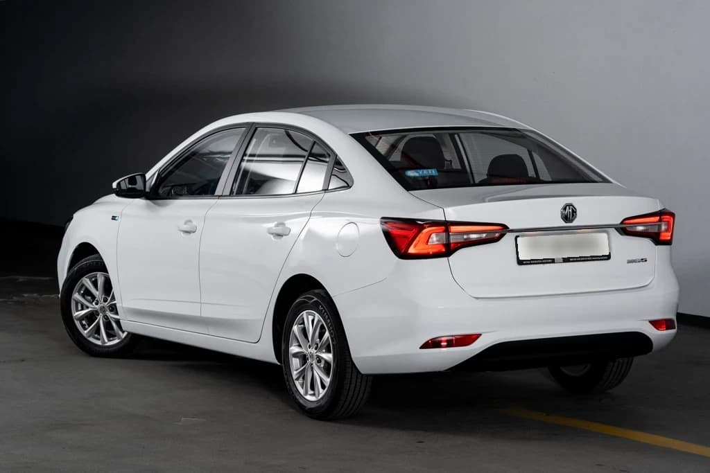 MG5 2024 White rear side