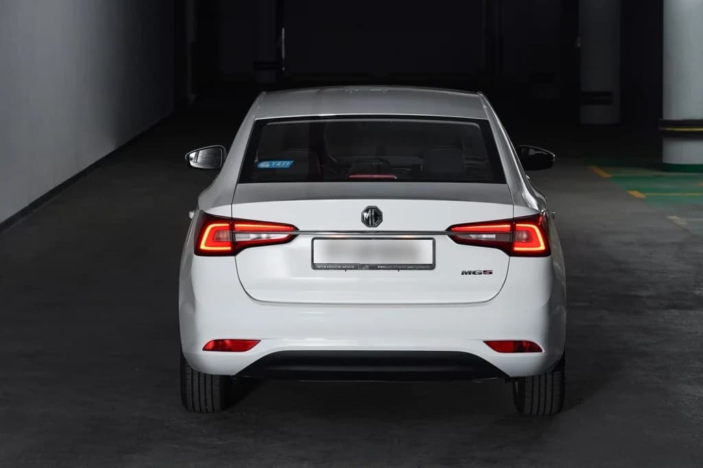 MG5 2024 White rear