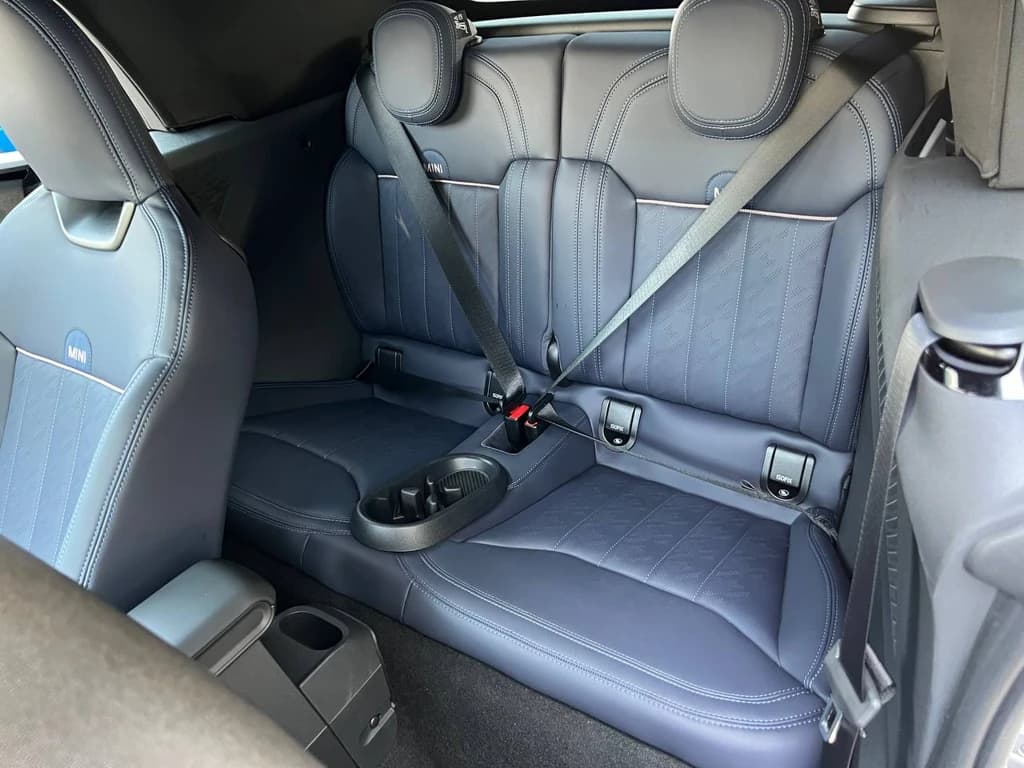 Mini Cooper 2025 White rear seats