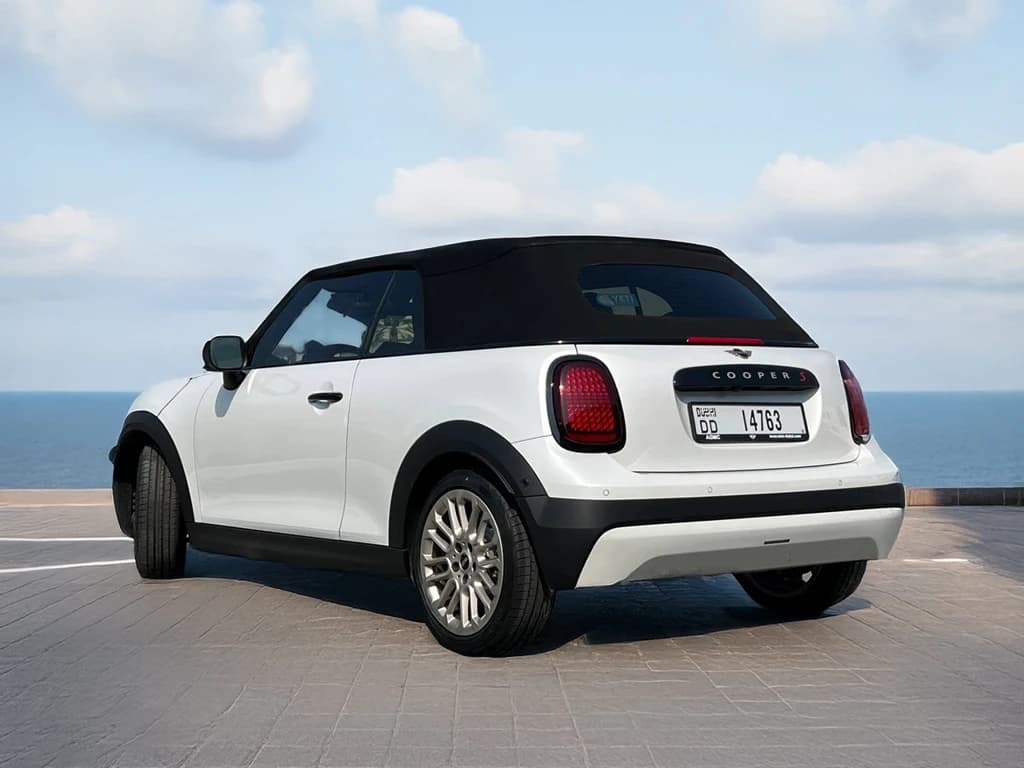 Mini Cooper 2025 White rear side