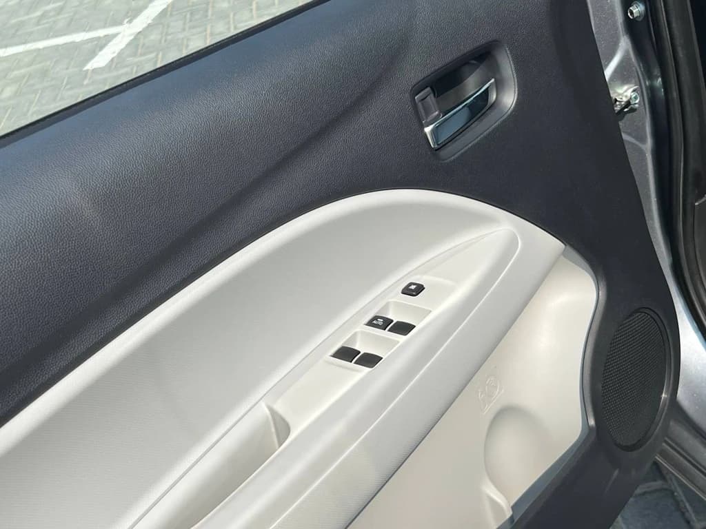 Mitsubishi Attrage 2023 Gray door panel