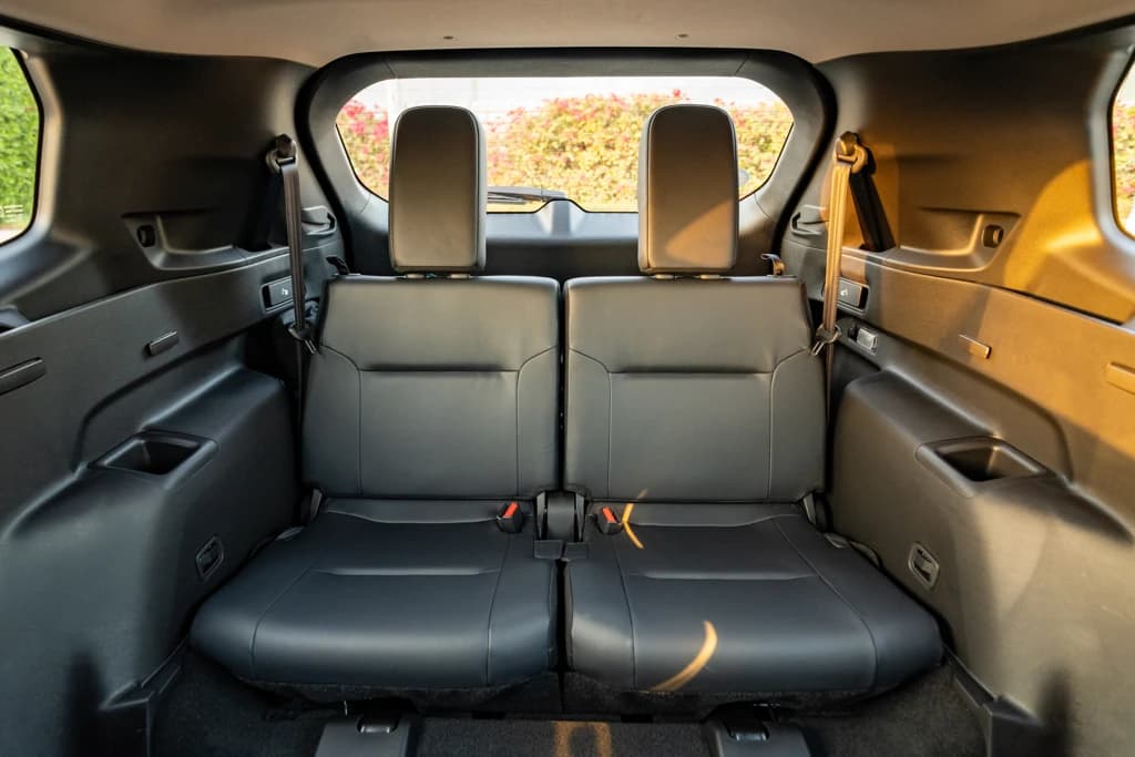 Mitsubishi Outlander 2025 Gray rear seats