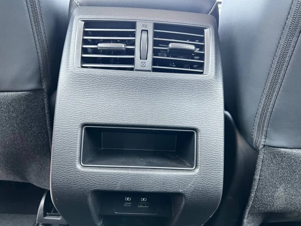 Mitsubishi Outlander White interior rear