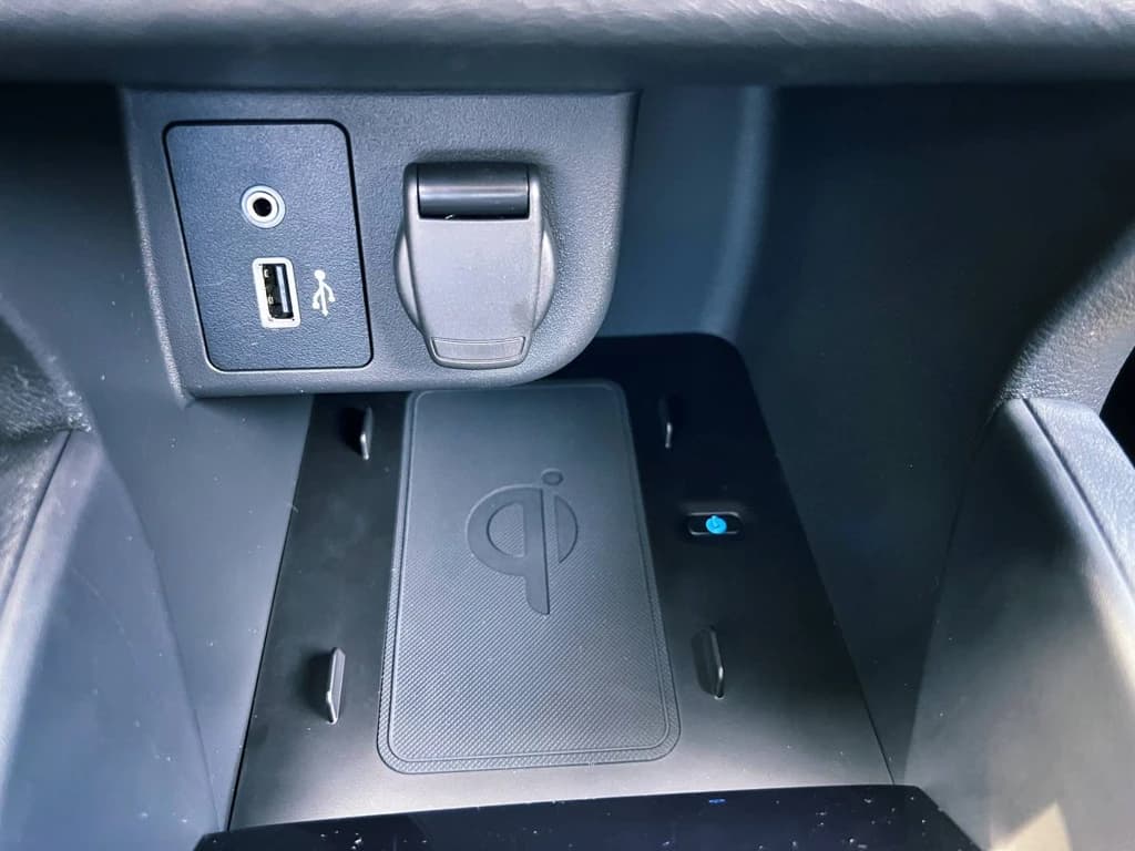 Nissan Kicks 2023 Gray interior front