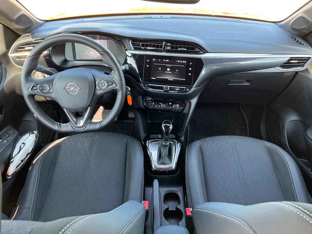 Opel Corsa 2023 Orange dashboard