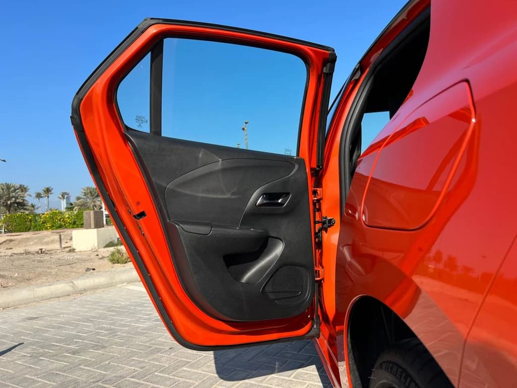 Opel Corsa 2023 Orange door panel
