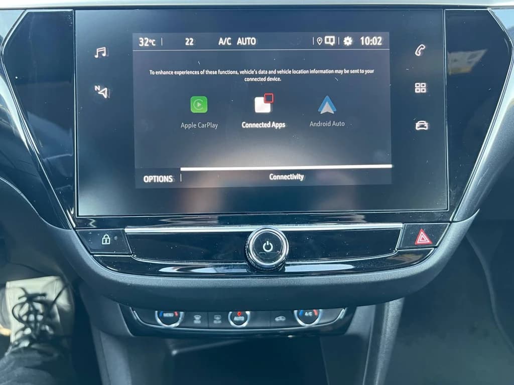 Opel Corsa 2023 Orange infotainment screen