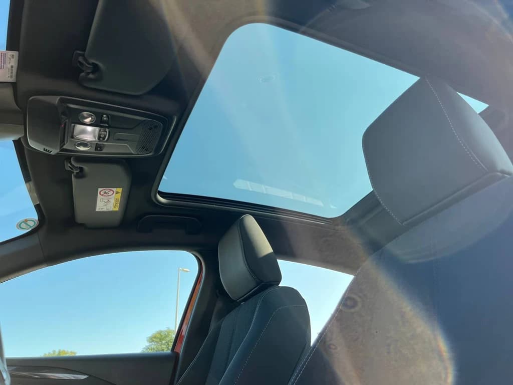 Opel Corsa 2023 Orange sunroof