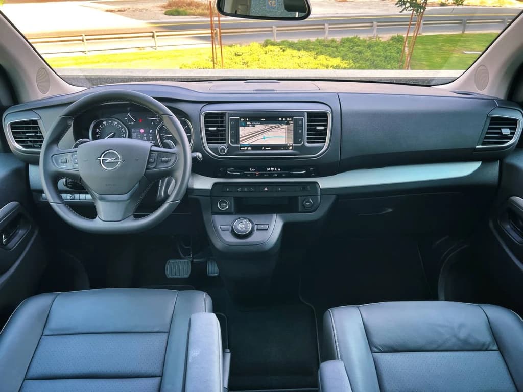 Opel Zafira 2023 Gray dashboard