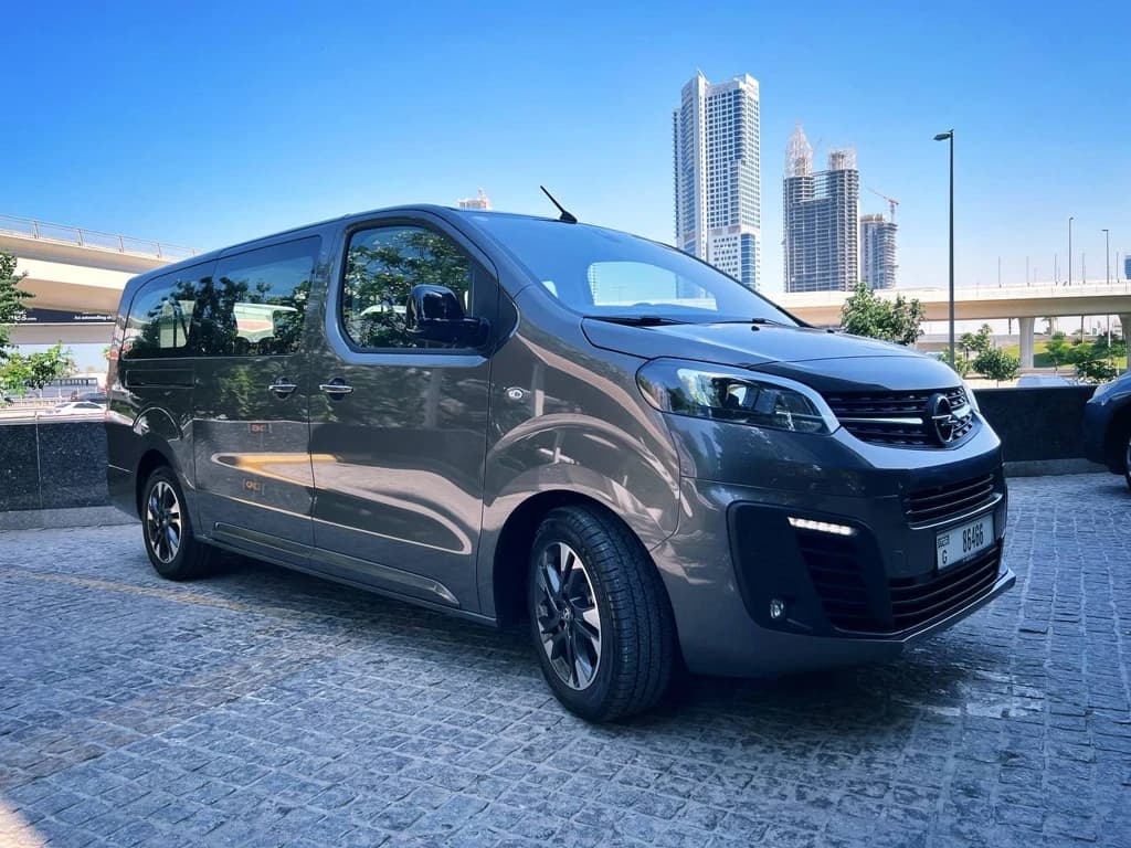 Opel Zafira 2023 Gray front side