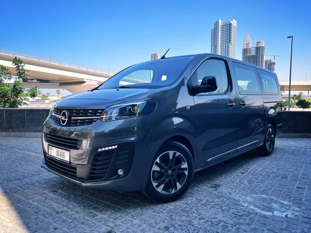 Opel Zafira 2023 Gray front side