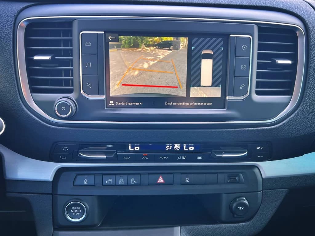 Opel Zafira 2023 Gray infotainment screen