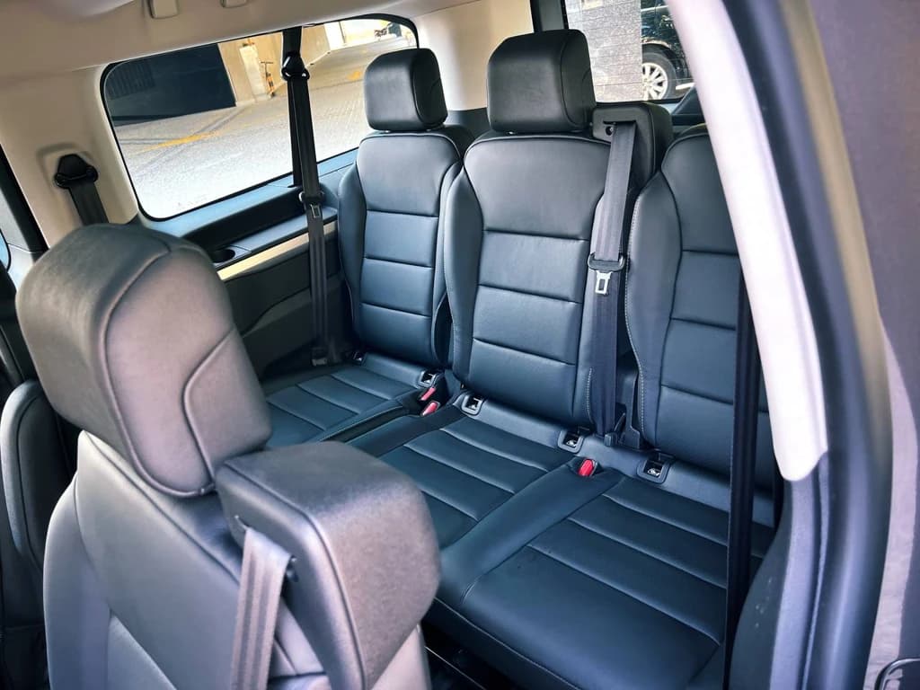 Opel Zafira 2023 Gray rear seats