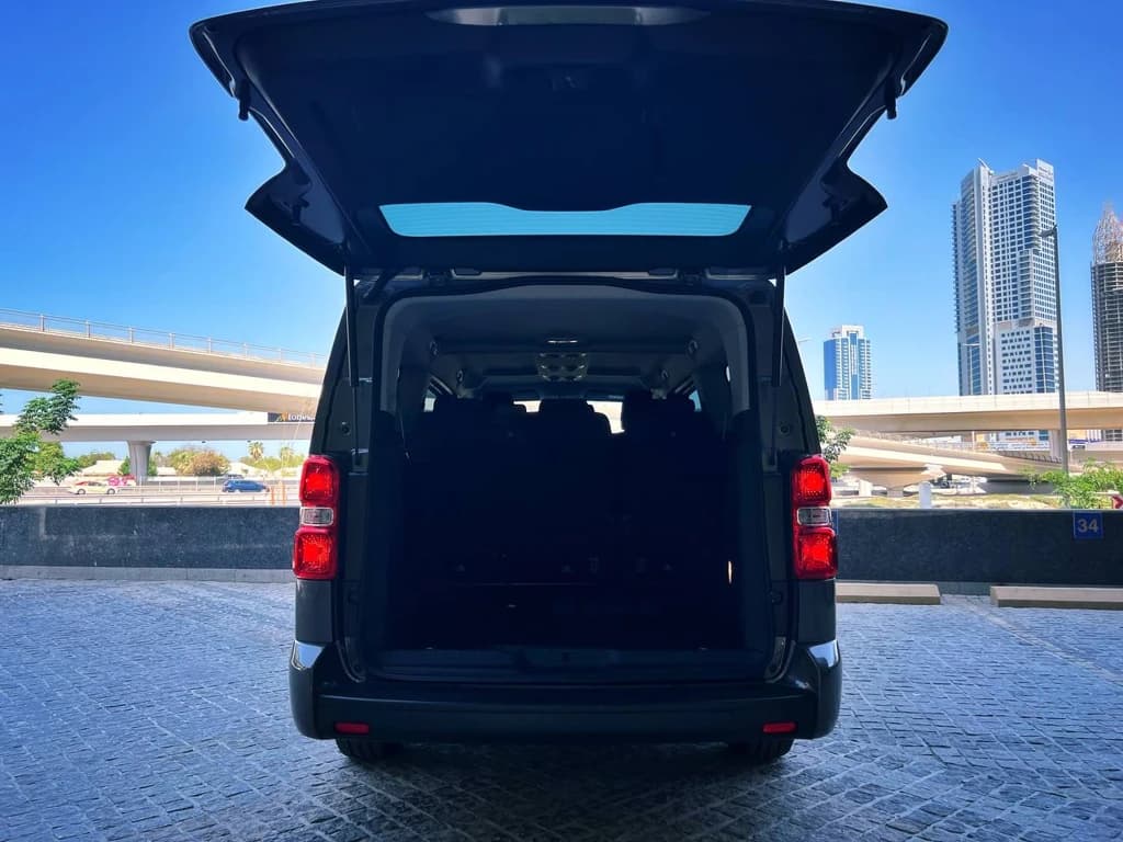 Opel Zafira 2023 Gray trunk open