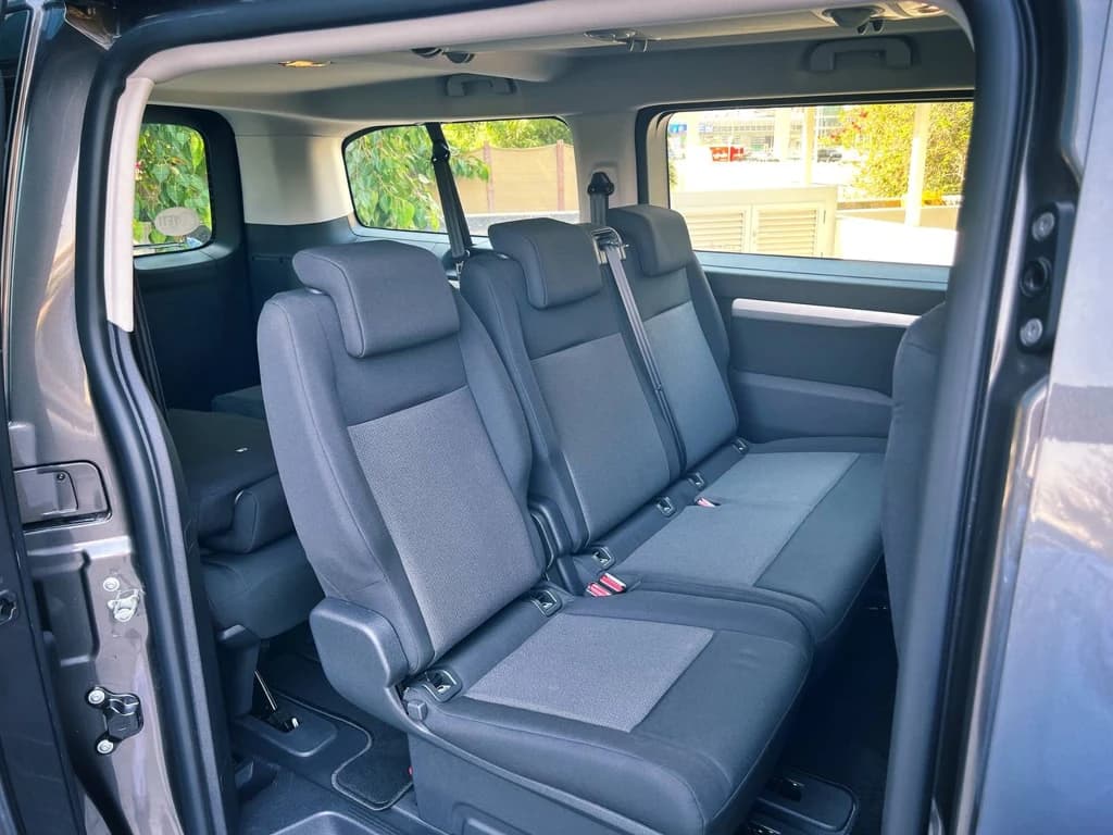 Opel Zafira 2023 Gray middle seats