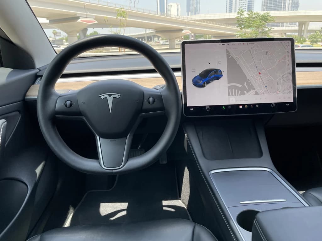 Tesla Model 3 2021 Blue dashboard