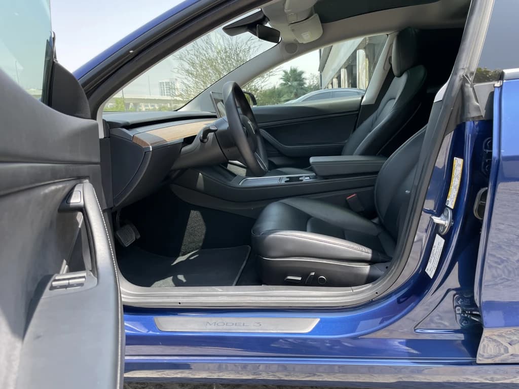 Tesla Model 3 2021 Blue interior front