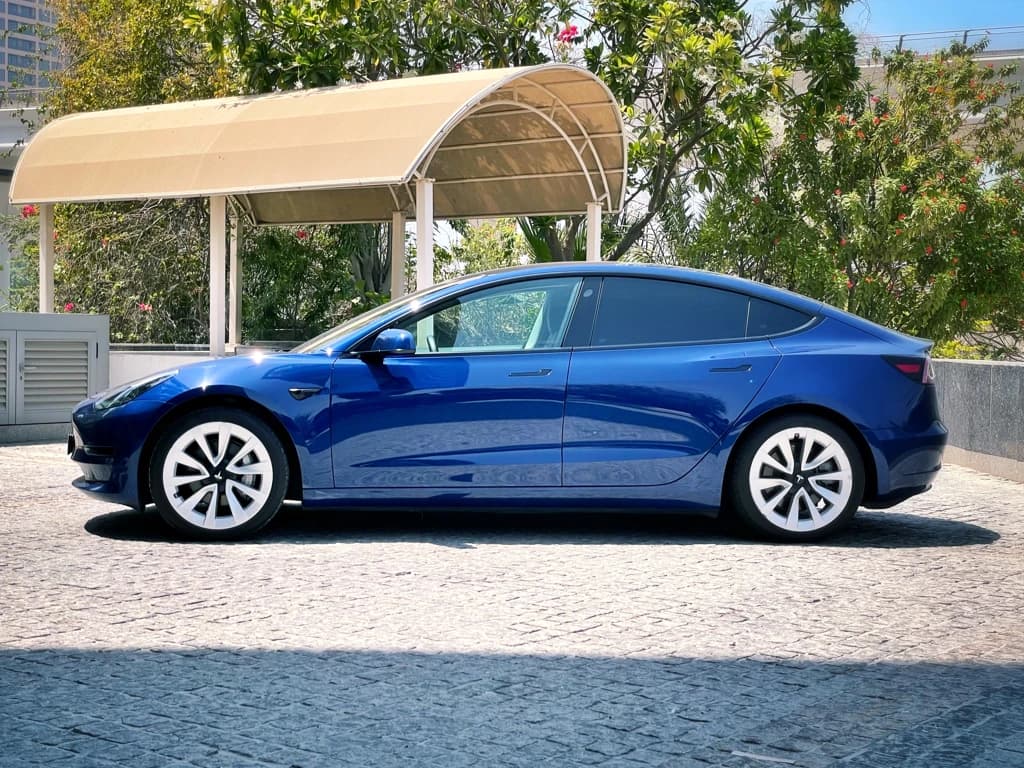 Tesla Model 3 2021 Blue side left