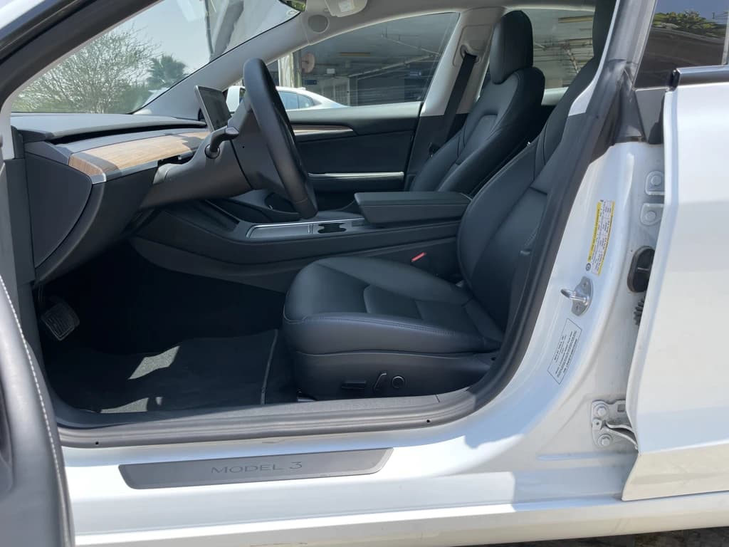 Tesla Model 3 2021 White interior front