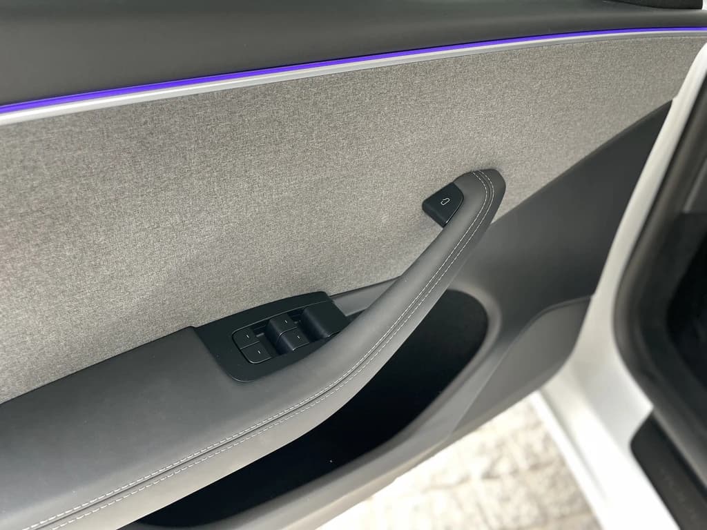 Tesla Model 3 2024 White door panel