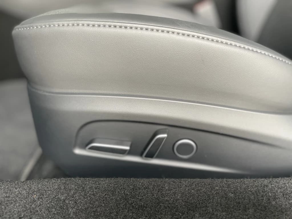 Tesla Model 3 2024 White front seats