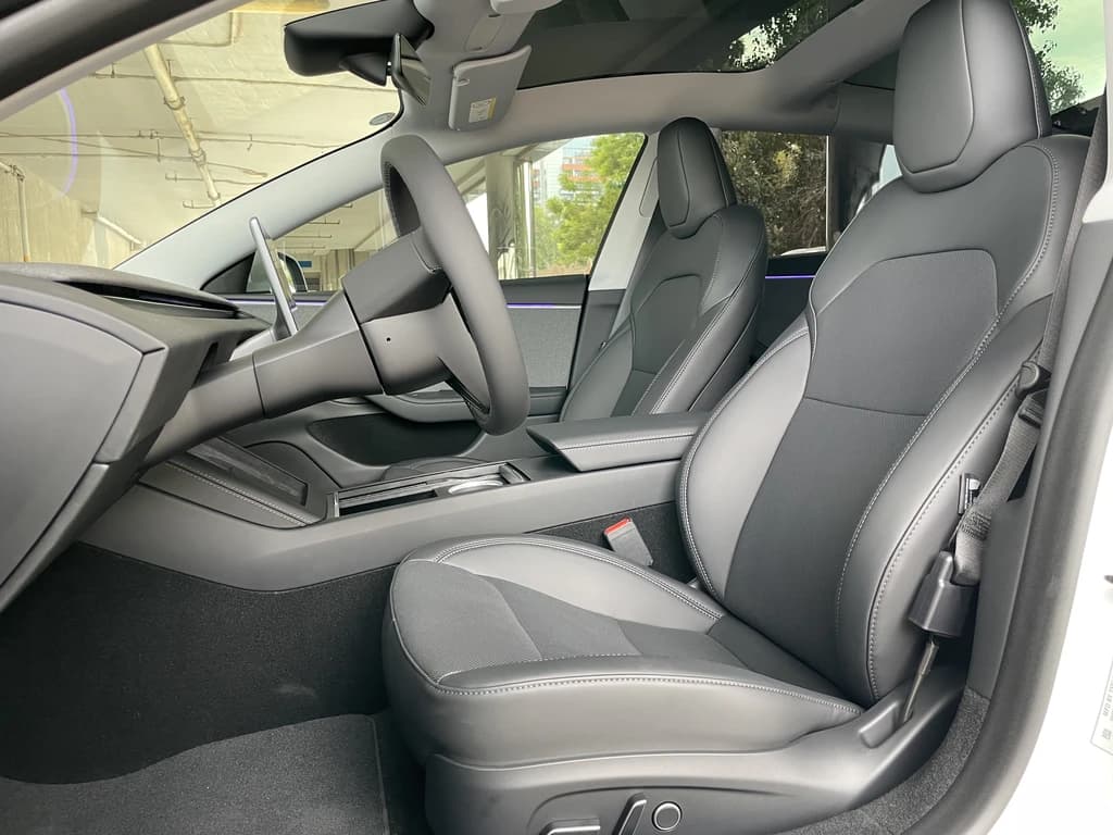 Tesla Model 3 2024 White front seats