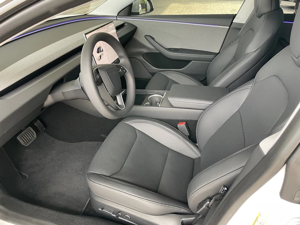 Tesla Model 3 2024 White interior front