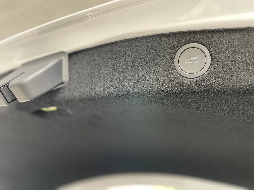 Tesla Model 3 2024 White trunk interior