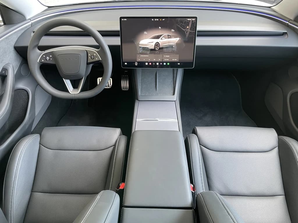 Tesla Model 3 Performance 2024 White dashboard