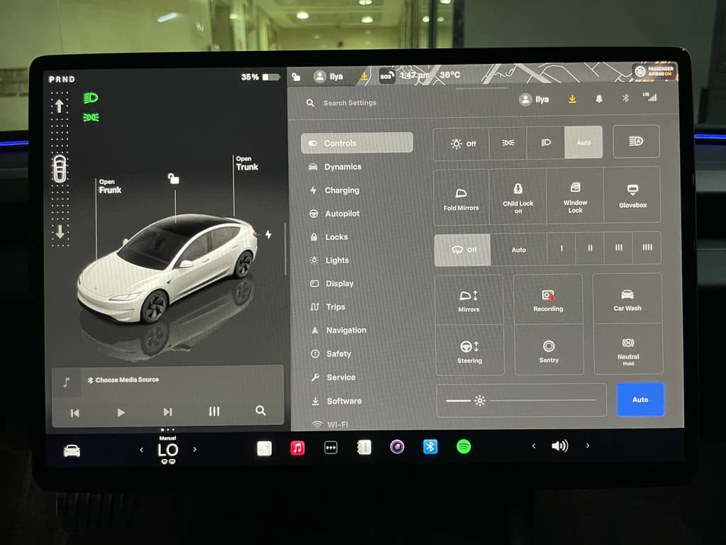 Tesla Model 3 Performance 2024 White infotainment screen