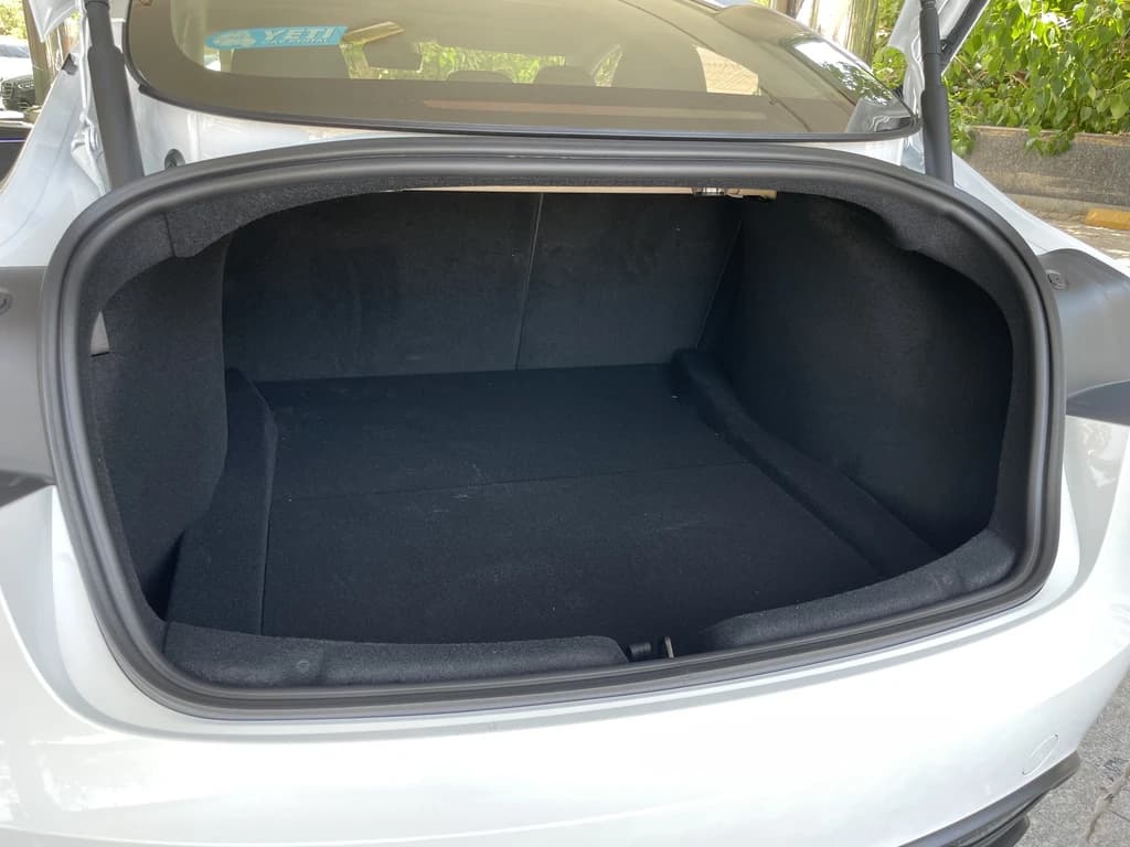 Tesla Model 3 Performance 2024 White trunk interior