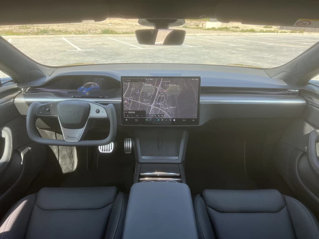Tesla Model S 2023 Blue dashboard