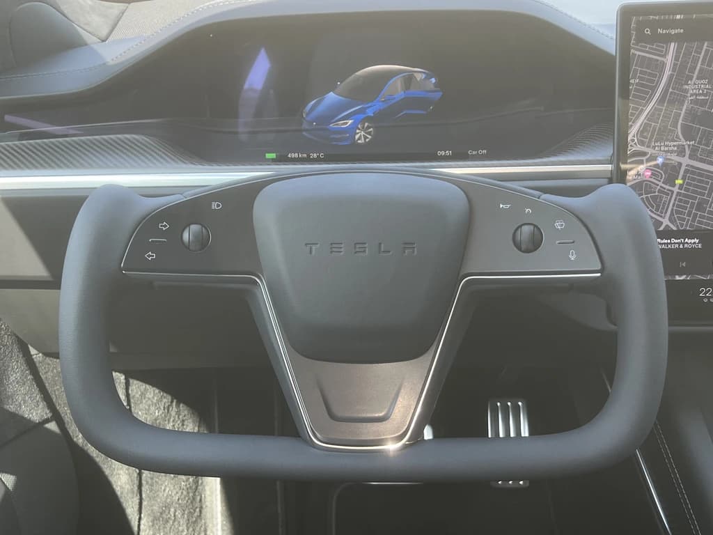 Tesla Model S 2023 Blue steering wheel
