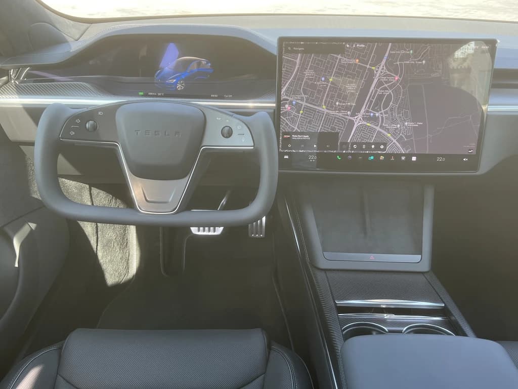 Tesla Model S 2023 Blue dashboard