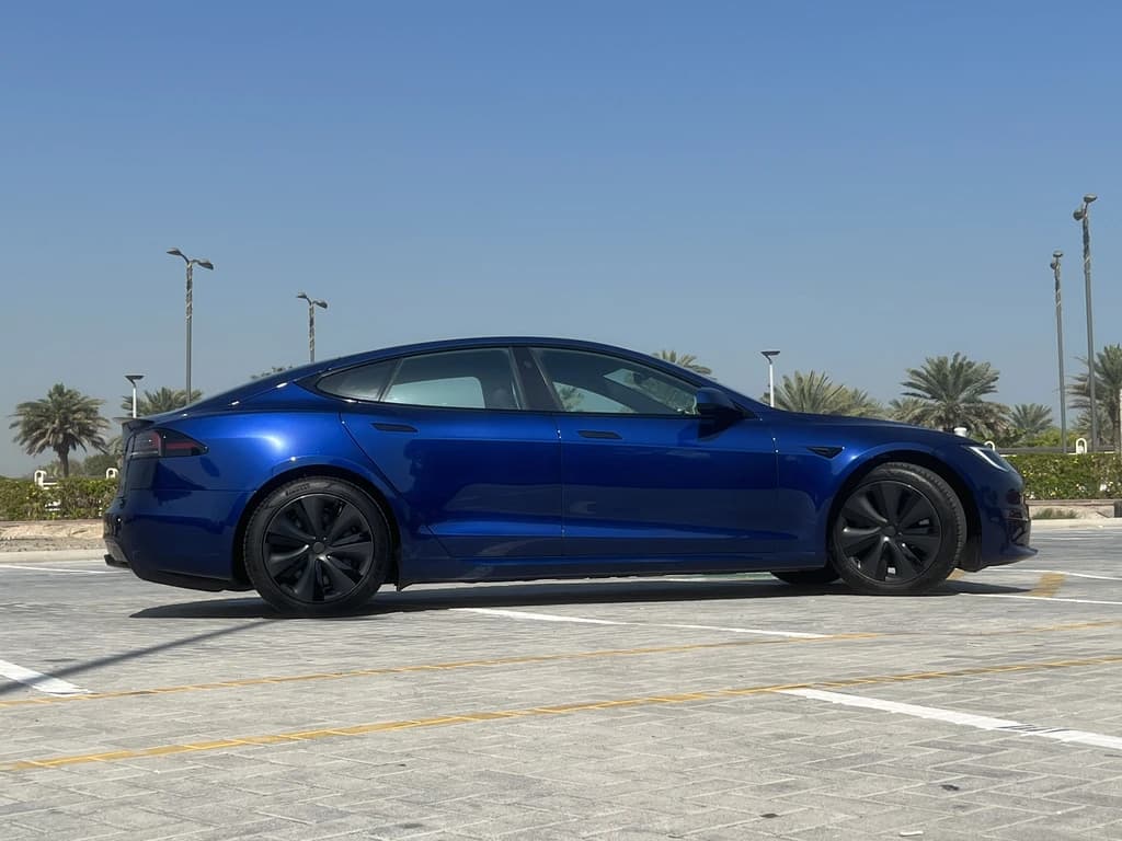 Tesla Model S 2023 Blue side right