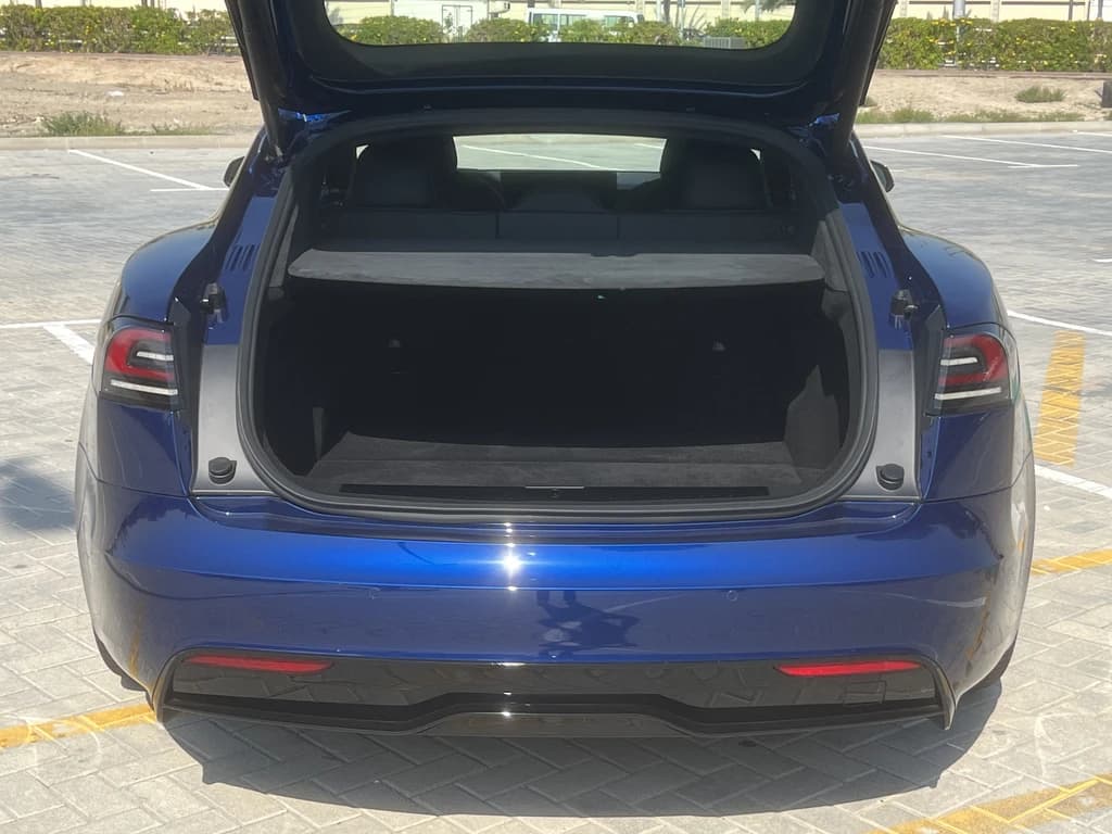 Tesla Model S 2023 Blue trunk interior