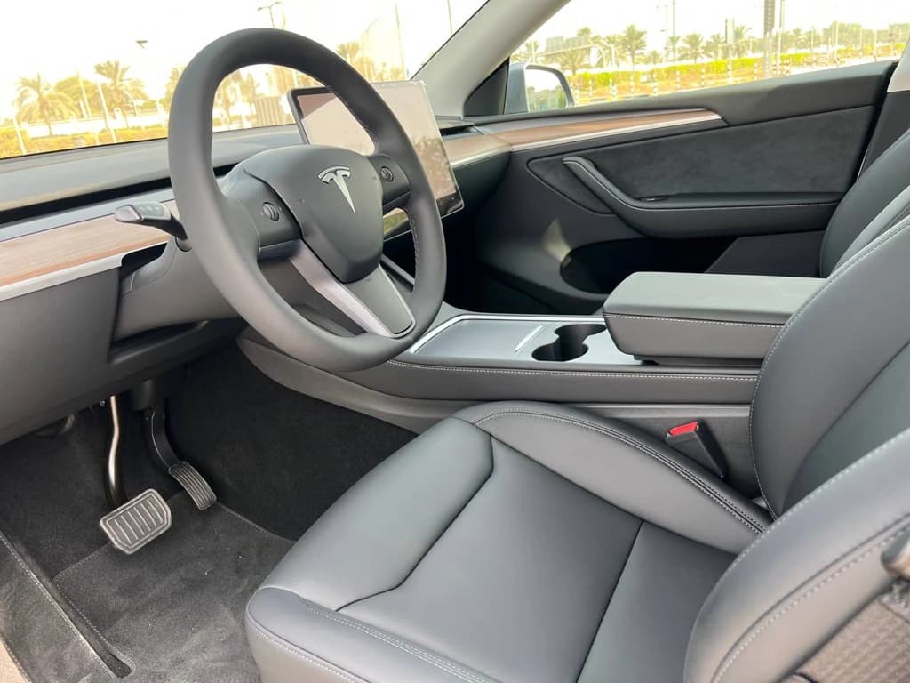 Tesla Model Y 2023 Gray interior front